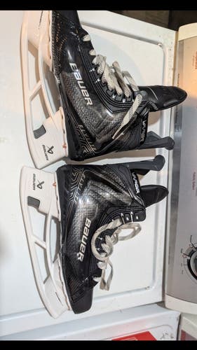 Black Bauer Vapor Flylite Hockey Skates Wide Width 8.5 (Used)