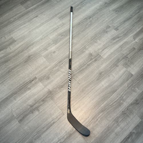 New Hilsendager #15 Senior Bauer Vapor Hyperlite Left Hand Hockey Stick 87 Flex P28M Pro Stock