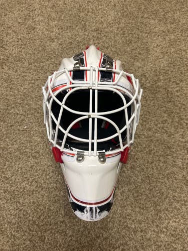 Senior Medium/ large Victory V8 2019 Goalie Mask with removable “brick wall” decals(Used)