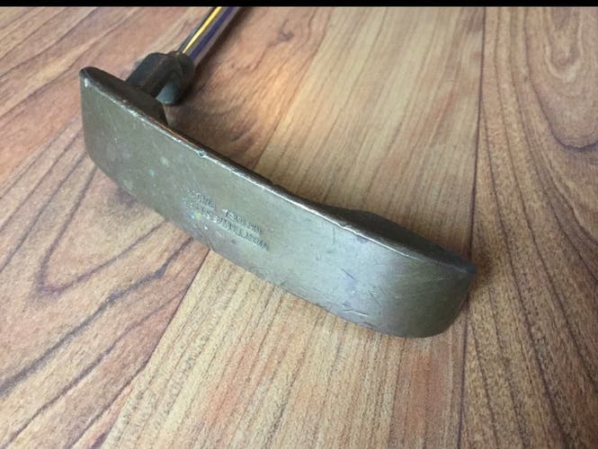 Men's Northwestern BR13 Blade Right Handed Putter 35.5" (Used)