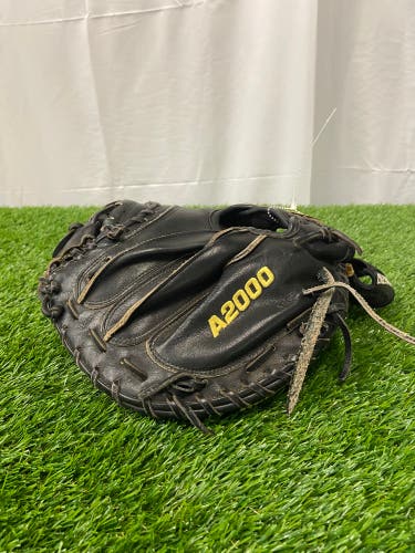 Wilson A2000 Catcher's Mitt | RH Throw | 32.5"