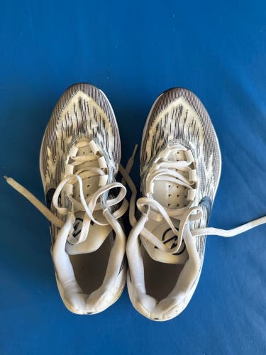 Men's Size M 11.0 (W 12.0) Nike GT Cut 2 Shoes (Used)
