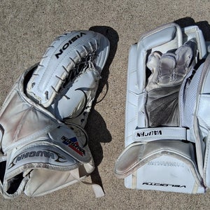 Vaughn SR Regular custom Gloves Set: V10 Pro Carbon blocker and Vision catcher (Used)