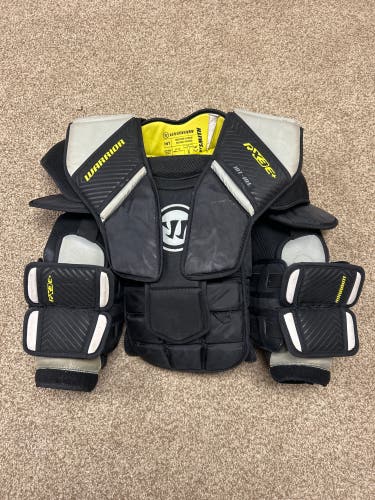Medium/ Large 2021 Warrior RX3E+ Goalie Chest Protector (Used)