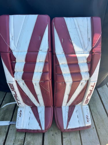 33" 2022 True Catalyst PX3 Goalie Leg Pads Pro Stock (Used)