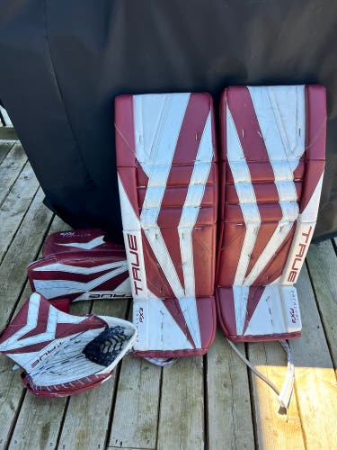 33" 2022 True Catalyst PX3 Goalie Leg Pads Pro Stock (Used)