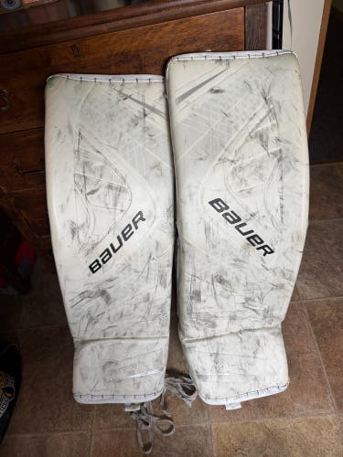 Large 2019 Bauer Vapor 2X Goalie Leg Pads (Used)