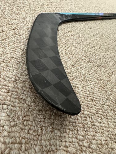 Senior Warrior Covert QRE 10 Left Hand Hockey Stick W28 65 Flex (Used)