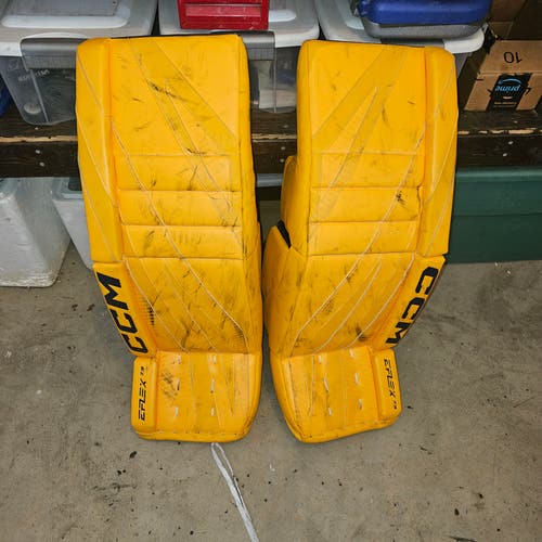 Used 33" CCM Eflex 7.9 Goalie Leg Pads