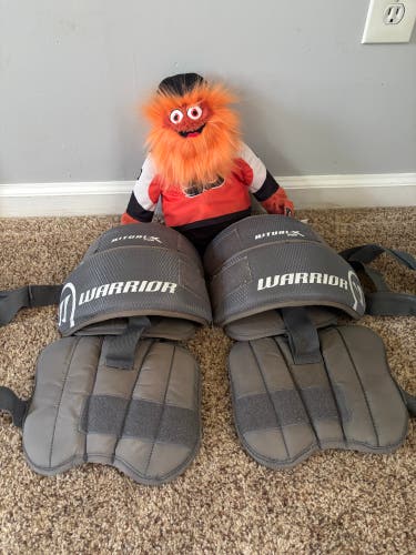 Warrior Ritual X pro knee guards (Used)