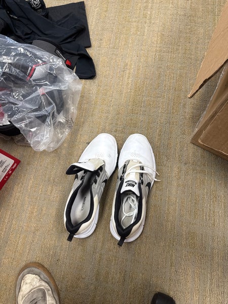 Men's Size M 9.5 (W 10.5) Nike Golf Shoes (Used)