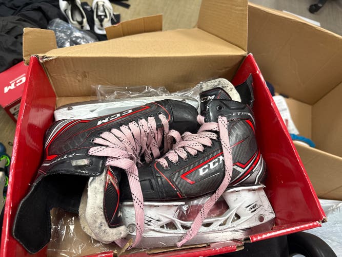 CCM JetSpeed FT370 Hockey Skates Size 4 (Used)