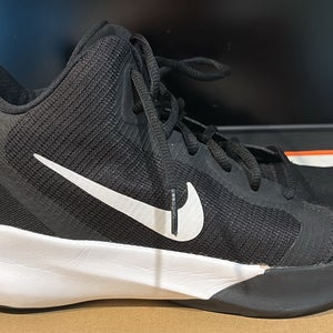 Women's Size M 9.0 (W 10.0) Nike Shoes (New)
