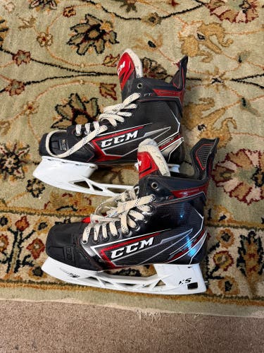 Red 2019 CCM JetSpeed FT2 Hockey Skates Regular Width 8 (Used)