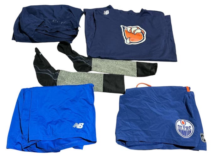 Large Bakersfield Condors Hockey Apparel Bundle (Used) 30033 (A R6 S5 L1)