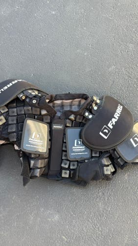 Medium Farrell Senior Shoulder Pads (New)