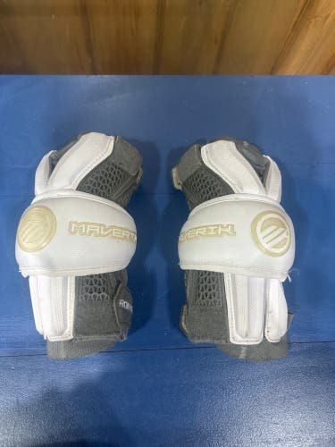 Maverick Rome Arm Pads used (Size Large)