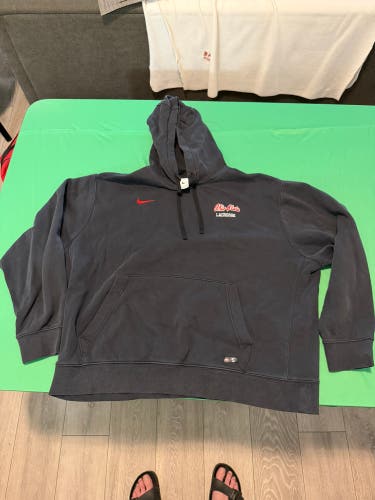 Black Men's Large/Extra Large Nike Sweatshirt (Used)
