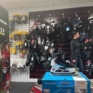 Black 2025 Bauer Vapor Flylite Hockey Skates Fit 1 Size 6.5 (New)