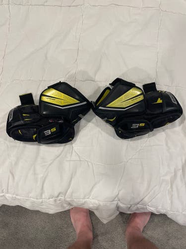 Junior Medium Bauer Supreme 3S Elbow Pads (Used)