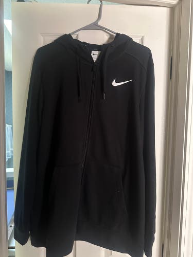 Black Men's Large Nike Sweatshirt (Used)