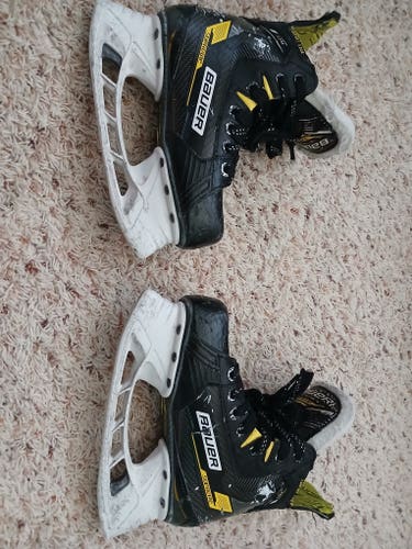 Bauer Supreme M4 Hockey Skates Extra Wide Width Size 2 (Used)