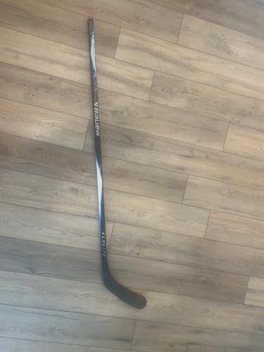 Senior Bauer Vapor Flylite Left Hand Hockey Stick P92 70 Flex (New)