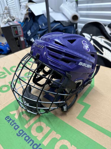 Small Bauer Re-Akt 150 Helmet (Used)