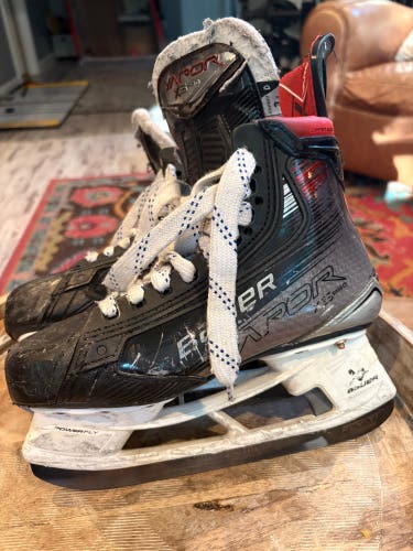 2023 Bauer Vapor X5 Pro Hockey Skates Regular Width Size 3.5 (Used) with extra set of blades