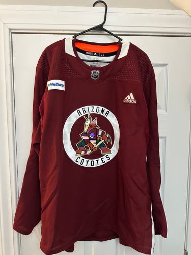 New Arizona Coyotes Adidas Practice Jersey Size 56 Made in Canada