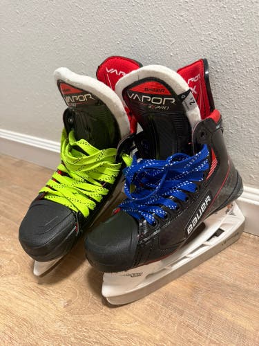 2021 Bauer Vapor 3X Pro Hockey Skates Regular Width Size 2.5 (Used)