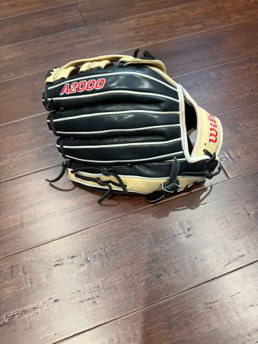 2023 Wilson A2000 Outfield Baseball Glove 12.5" (Used)