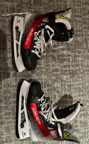 Red 2023 Bauer Vapor Hyperlite 2 Hockey Skates Regular Width Pro Stock 8 (Used)