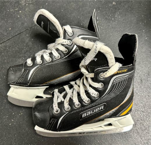 Bauer Supreme One20 Youth Hockey Skates - Size 13Y, Regular Width (Used)