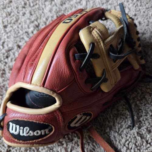 Wilson RH Infield A550 Baseball Glove 11" Nice,  Game Ready Glove