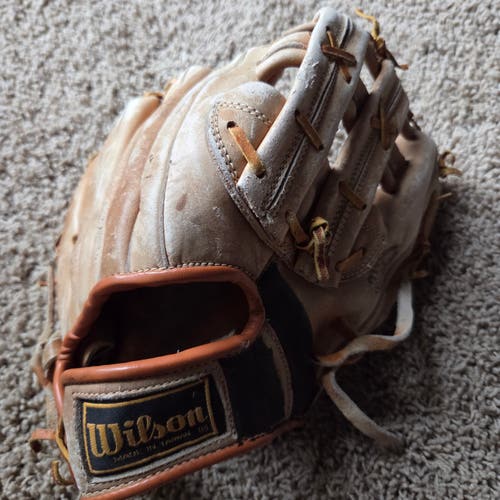 Wilson RH A9831 Joan Joyce Autograph Model Softball Glove 12" (Used)