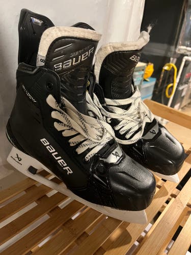 Bauer Supreme Shadow Hockey Skates Regular Width 8 (Used)