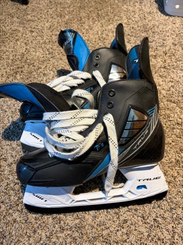 2021 True TF9 Hockey Skates Regular Width 6 (Used)