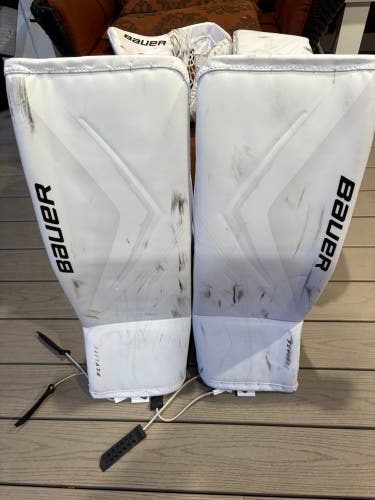 31+1 Bauer FlyLite Goalie intermediate Pads (Used)
