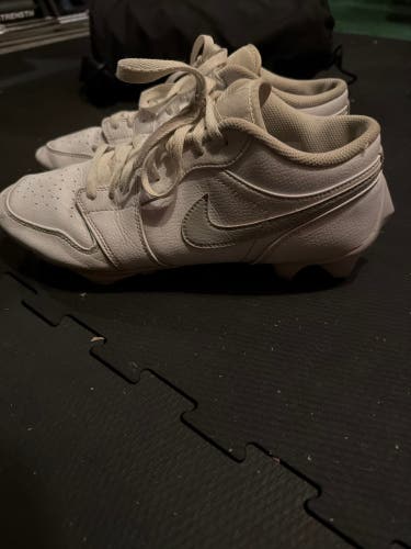 Men's Size M 11.0 (W 12.0) Air Jordan Low Top Molded Cleats (Used)