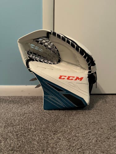 CCM Extreme Flex 4 Regular Pro Stock (New)