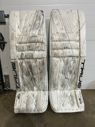 34" True Catalyst 9X3 Goalie Leg Pads (Used)