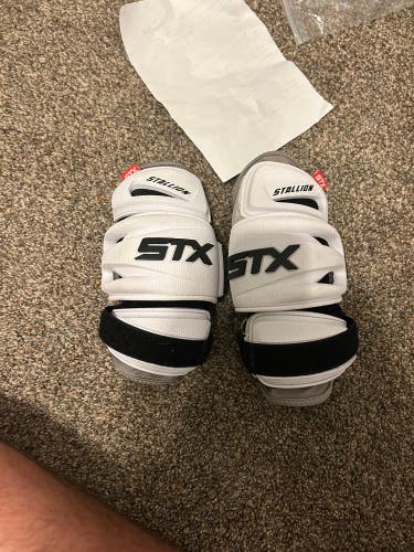 Large Adult STX Stallion 900 Arm Pads (New)