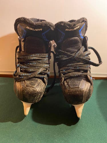 Black 2015 Bauer Nexus 6000 Hockey Skates Regular Width Size 1 (Used)