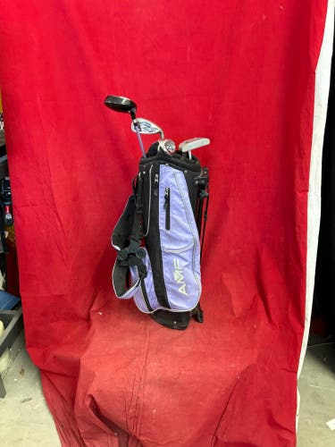 Jr Golf Set: Junior 2016 Right Handed Clubs (Full Set) Junior 4 Pieces 35.5" (Used)