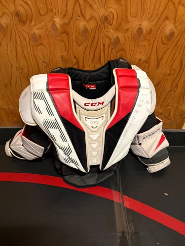 Large CCM EFlex 5 Pro Goalie Chest Protector (Used)
