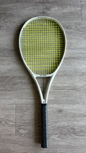 Yonex Vcore 95 Sand Beige (16X20) | Gripsize 4 1/4 | Good Condition