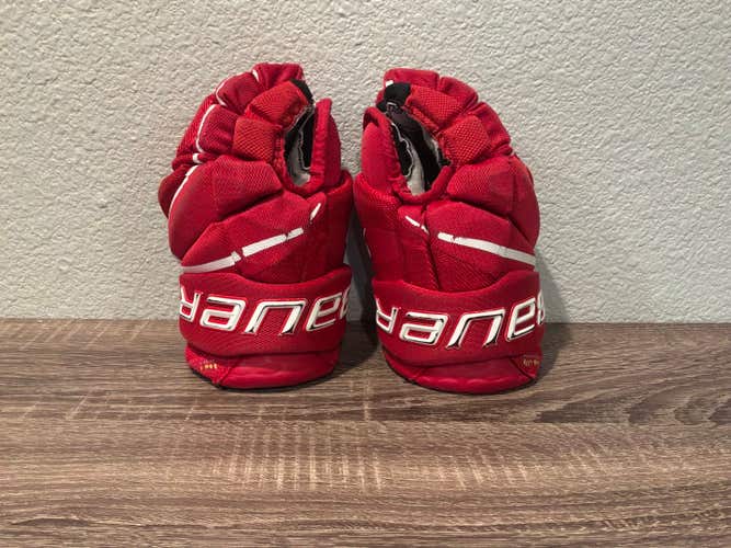 Bauer Vapor Hyperlite Gloves 11" (Used)