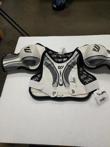 Used Winnwell Nxt Md Hockey Shoulder Pads 11860-s000240520