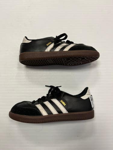 Used Adidas Junior 03.5 Indoor Soccer Indoor Cleats 11860-s000240230